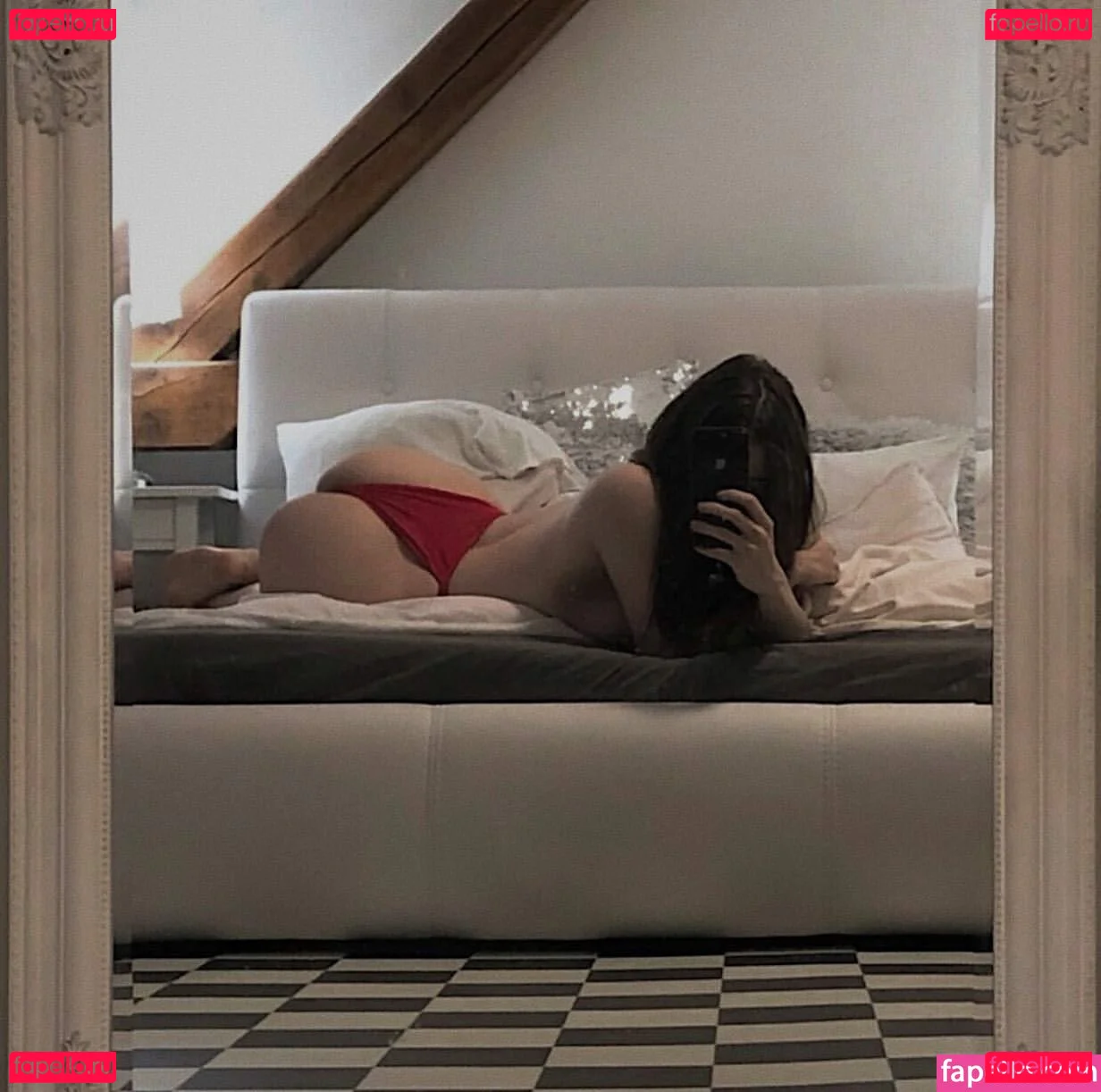 nnikolvv Onlyfans Photo Gallery 