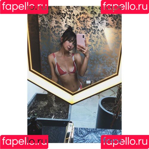 Kimiko Glenn Onlyfans Photo Gallery 