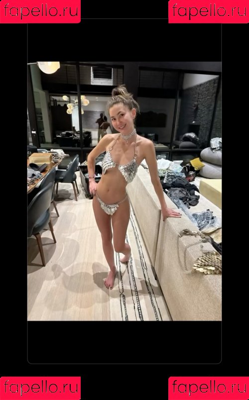 Kimiko Glenn Onlyfans Photo Gallery 