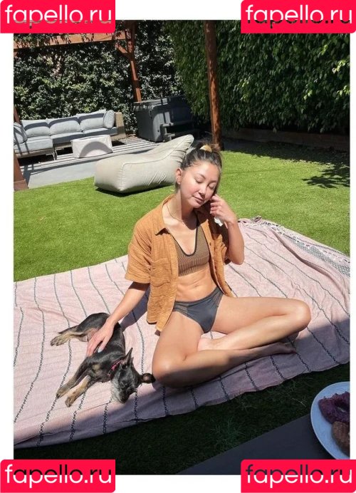 Kimiko Glenn Onlyfans Photo Gallery 