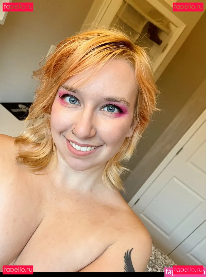 BoltedBird Onlyfans Photo Gallery 