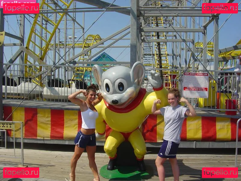 Amanda Wenk Onlyfans Photo Gallery 