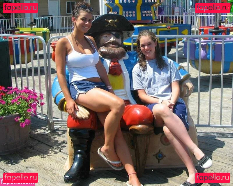 Amanda Wenk Onlyfans Photo Gallery 