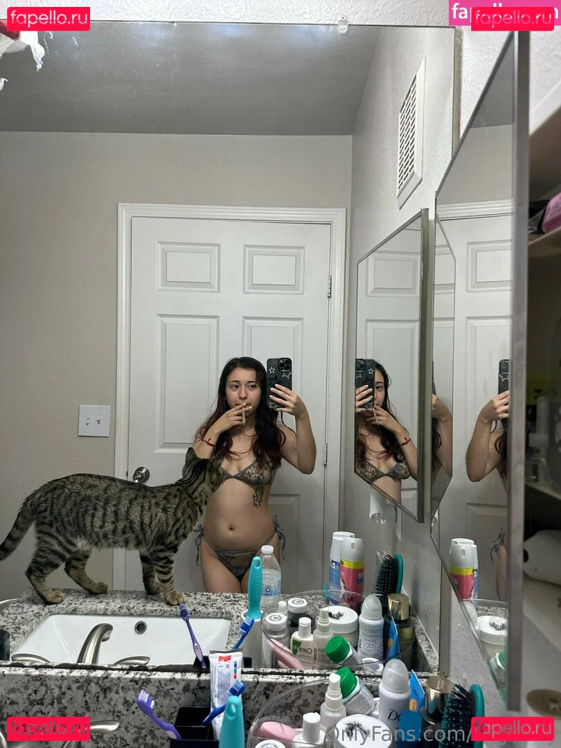 tinyrissy Onlyfans Photo Gallery 