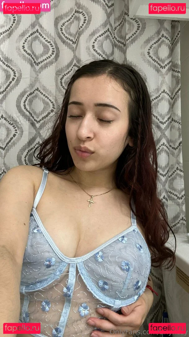 tinyrissy Onlyfans Photo Gallery 