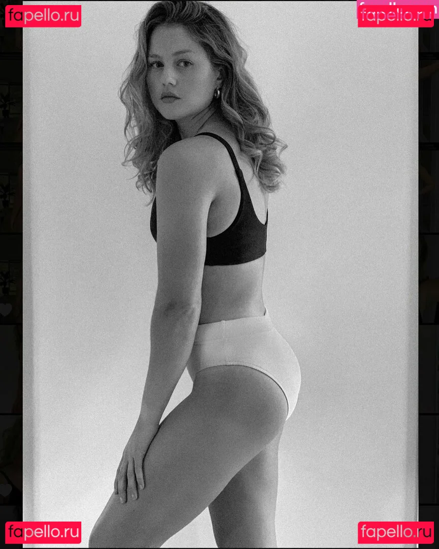 Isabelle Cornish Onlyfans Photo Gallery 