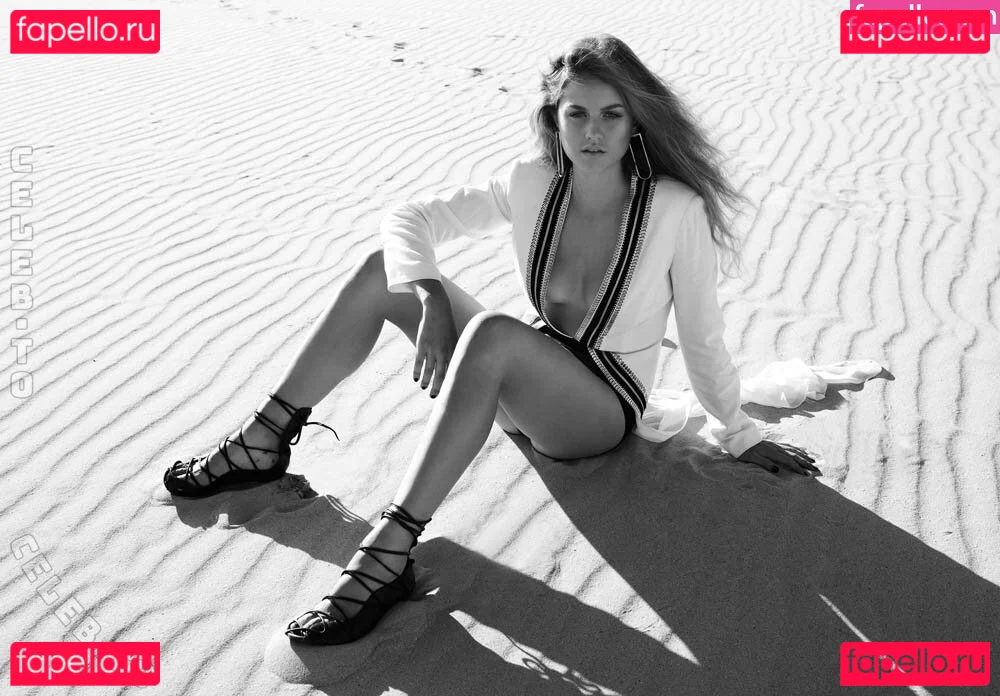 Isabelle Cornish Onlyfans Photo Gallery 