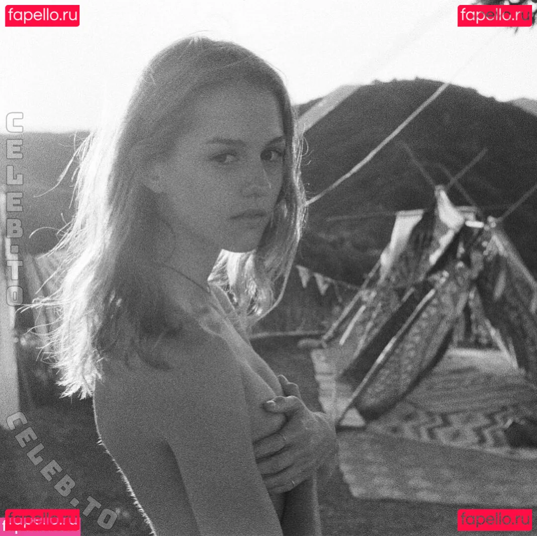 Isabelle Cornish Onlyfans Photo Gallery 