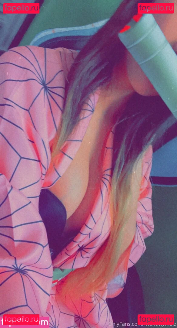 mommymelz Onlyfans Photo Gallery 