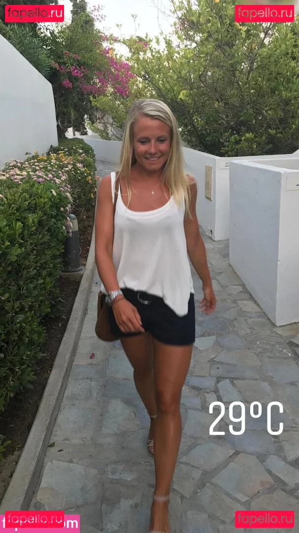 Julia Simic Onlyfans Photo Gallery 