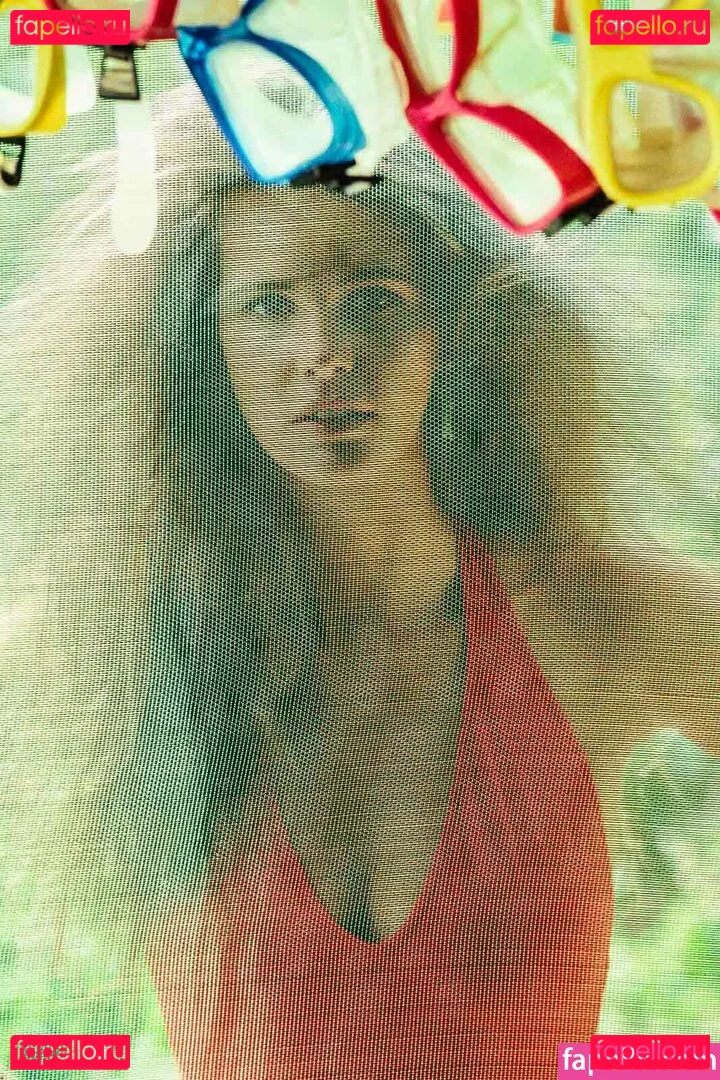 Elle Macpherson Onlyfans Photo Gallery 