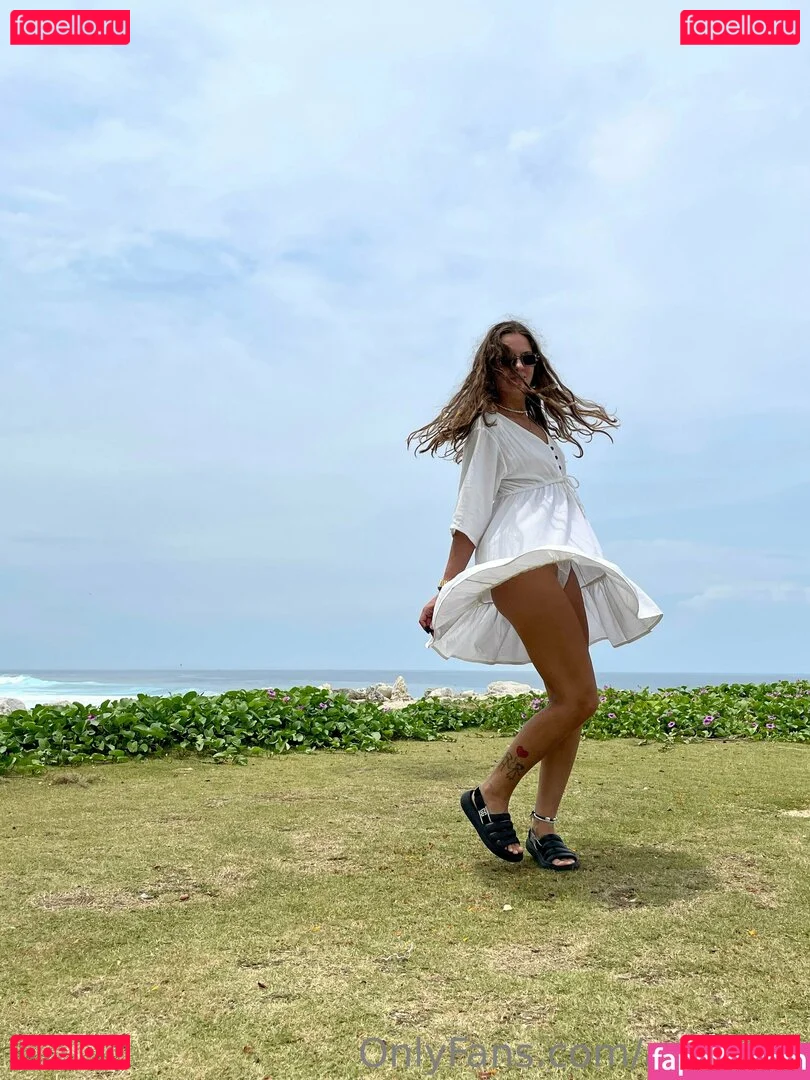 anapuru Onlyfans Photo Gallery 