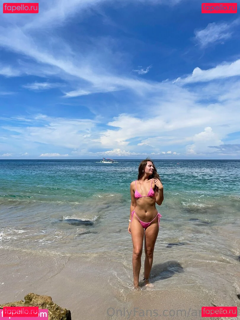 anapuru Onlyfans Photo Gallery 