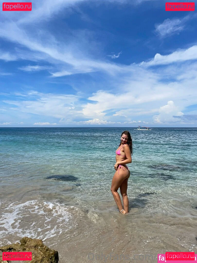 anapuru Onlyfans Photo Gallery 