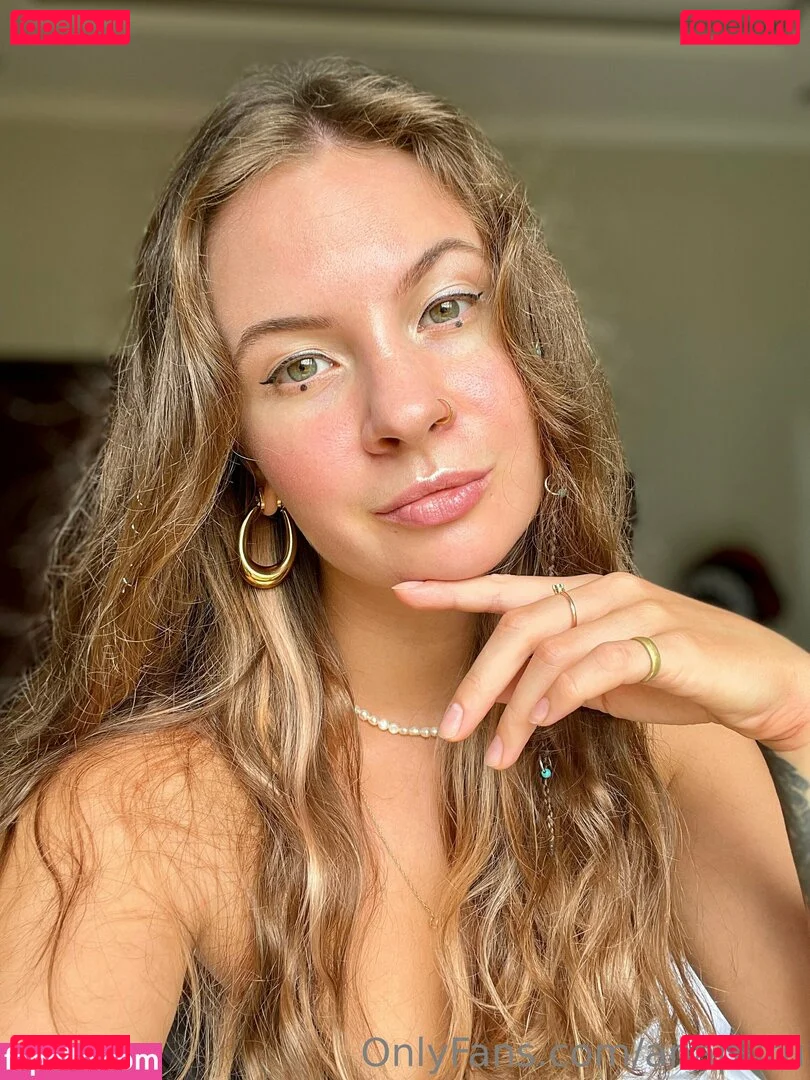 anapuru Onlyfans Photo Gallery 