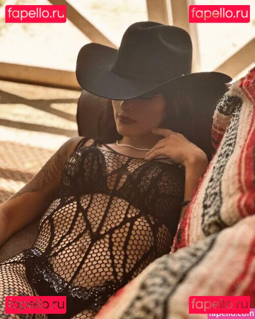 Artoftheequine Onlyfans Photo Gallery 