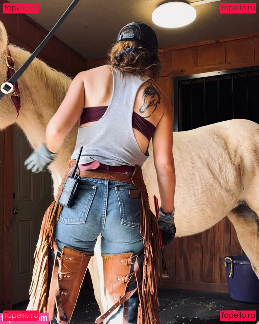 Artoftheequine Onlyfans Photo Gallery 