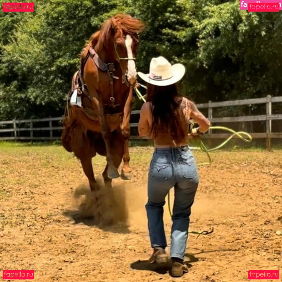 Artoftheequine Onlyfans Photo Gallery 