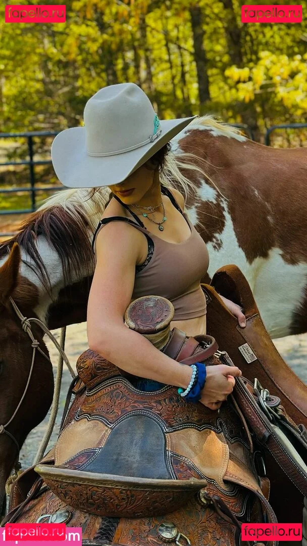 Artoftheequine Onlyfans Photo Gallery 
