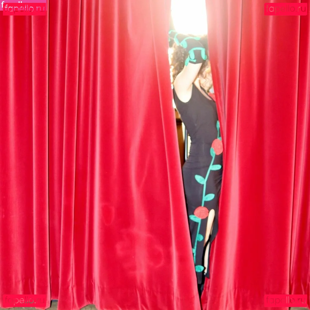 Laura Marano Onlyfans Photo Gallery 