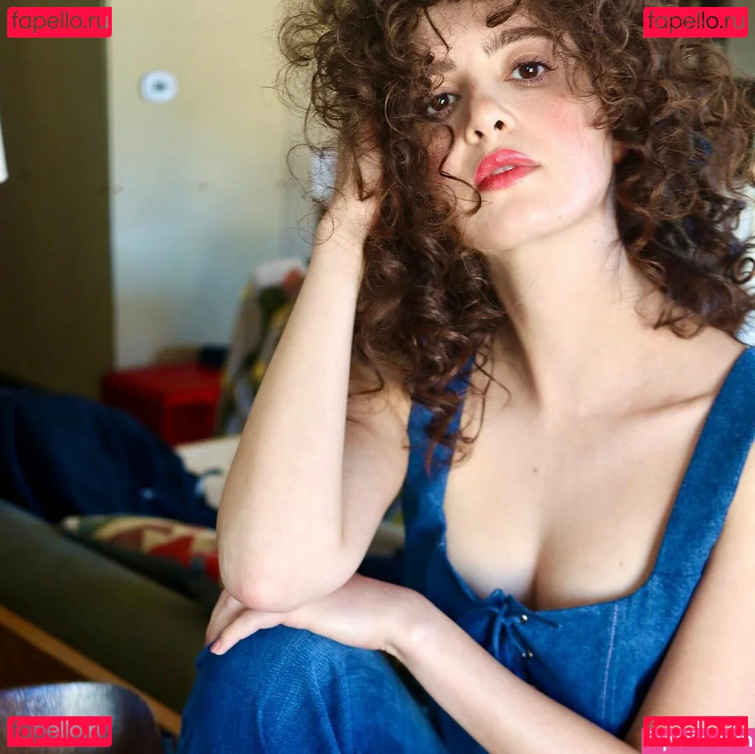 Laura Marano Onlyfans Photo Gallery 