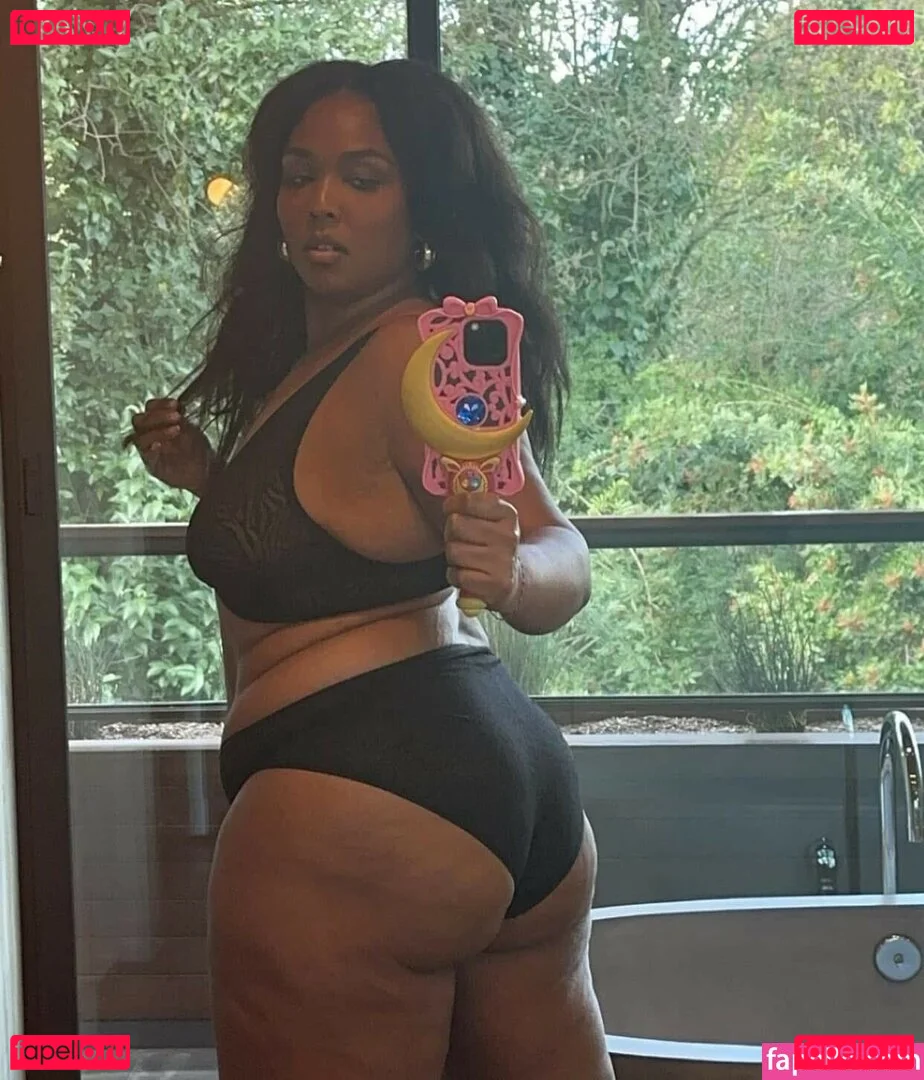 Lizzo Onlyfans Photo Gallery 