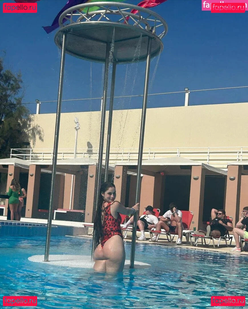 Izzy Lewis Onlyfans Photo Gallery 