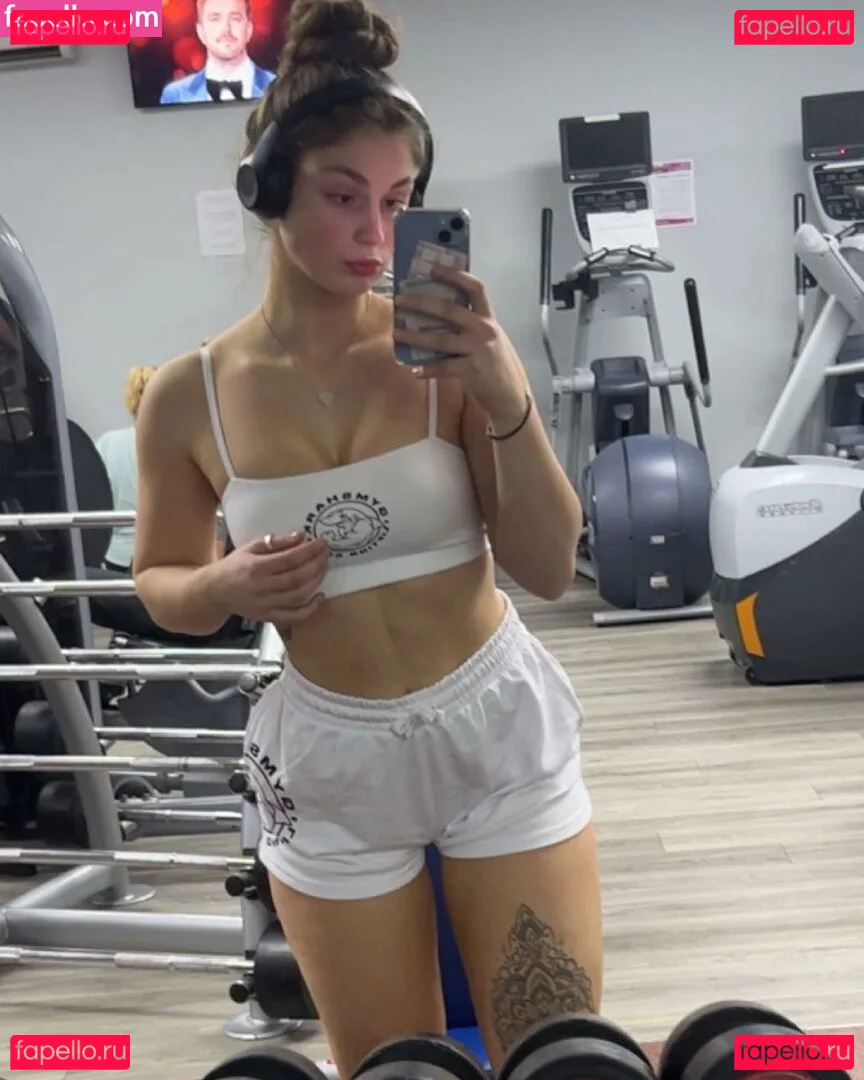 Izzy Lewis Onlyfans Photo Gallery 