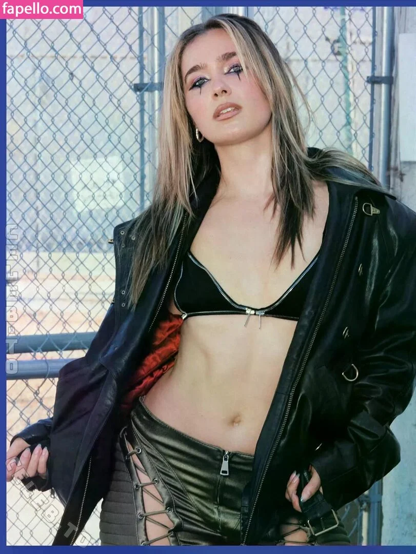 Haley Lu Richardson Onlyfans Photo Gallery 