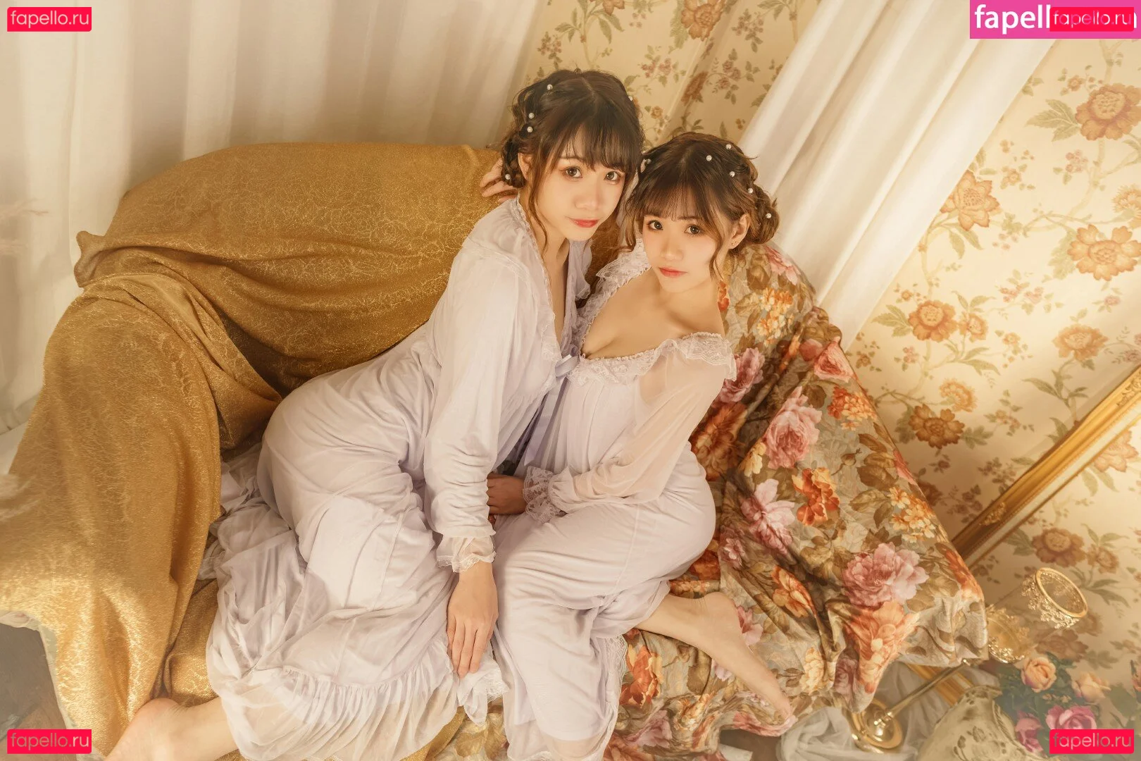 Carol X Iris Onlyfans Photo Gallery 