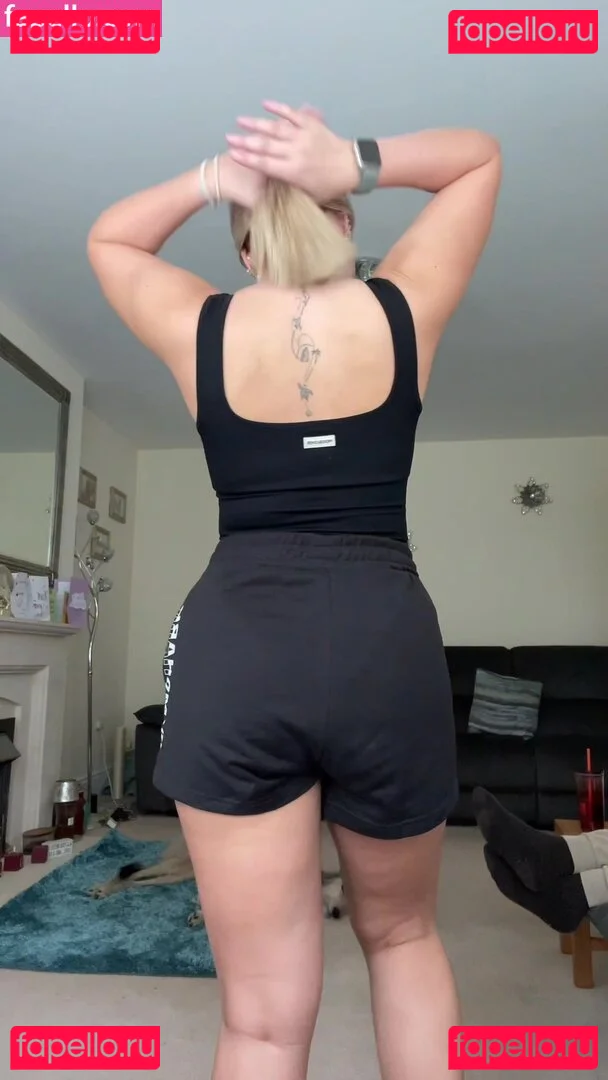 Robyn Emily Onlyfans Photo Gallery 