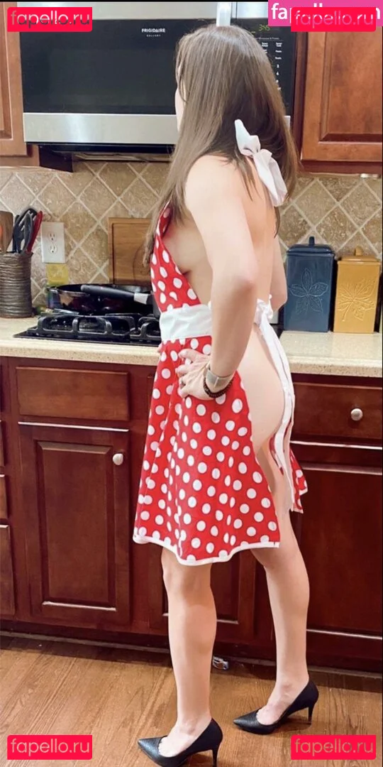 NipplyNurse Onlyfans Photo Gallery 