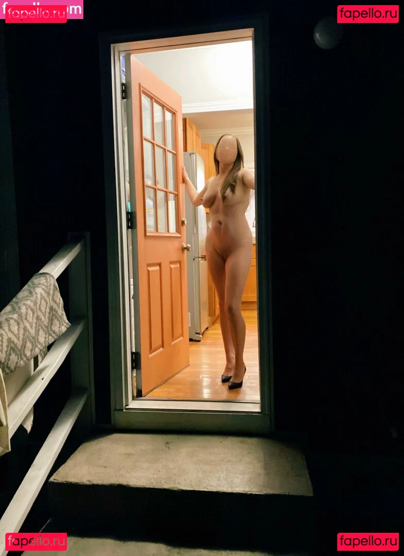 NipplyNurse Onlyfans Photo Gallery 