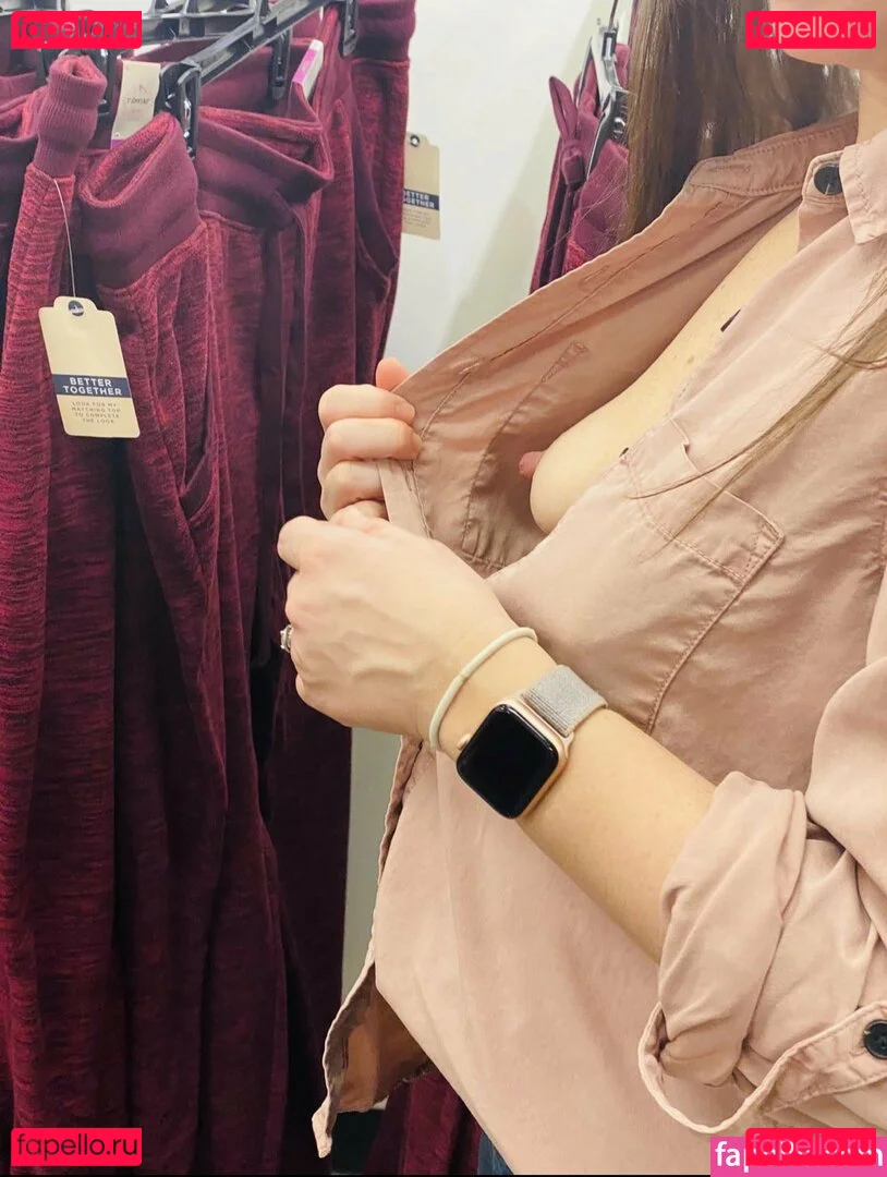 NipplyNurse Onlyfans Photo Gallery 