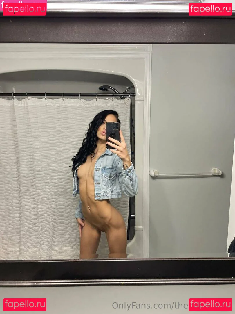 theeonlyalaia Onlyfans Photo Gallery 