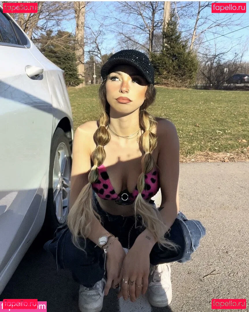 aliaremyinitials Onlyfans Photo Gallery 