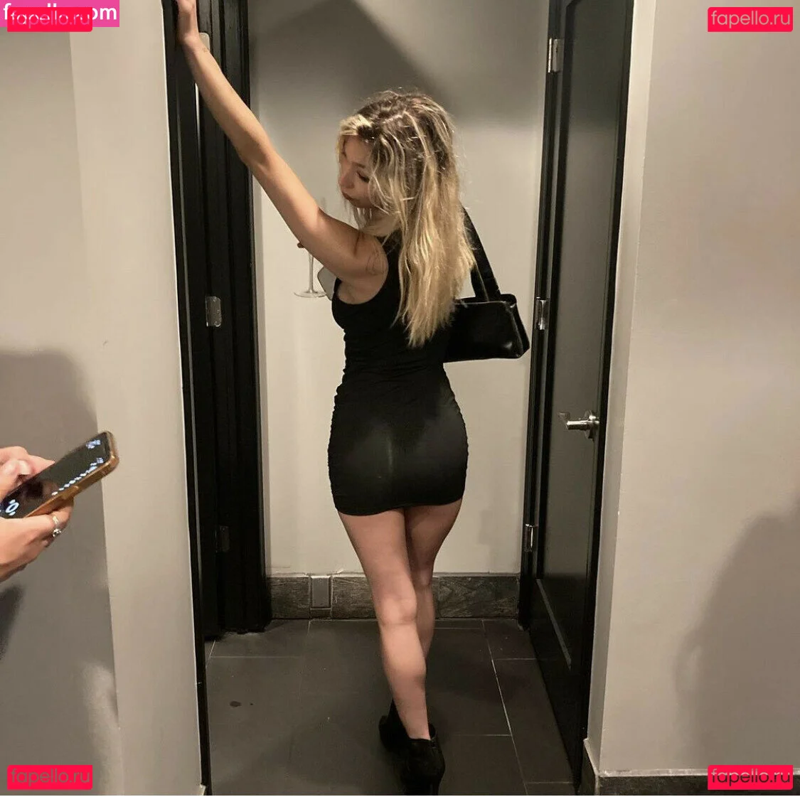 aliaremyinitials Onlyfans Photo Gallery 