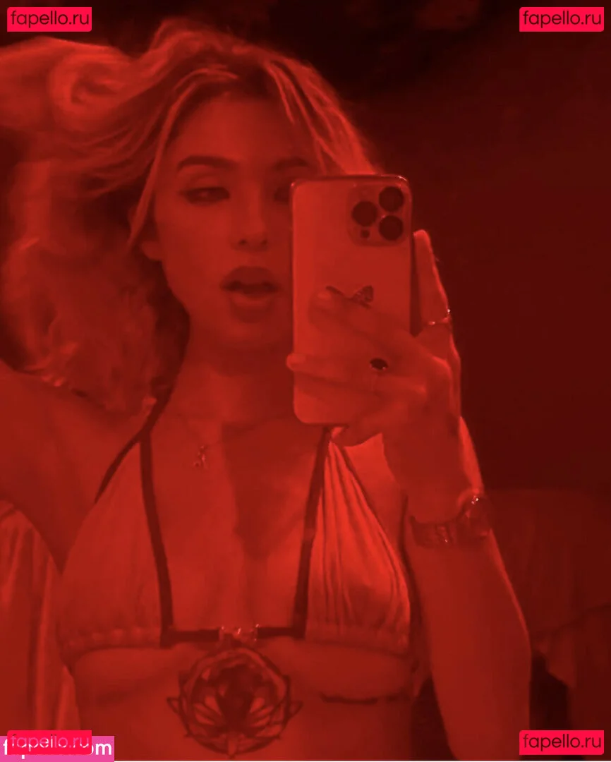 aliaremyinitials Onlyfans Photo Gallery 