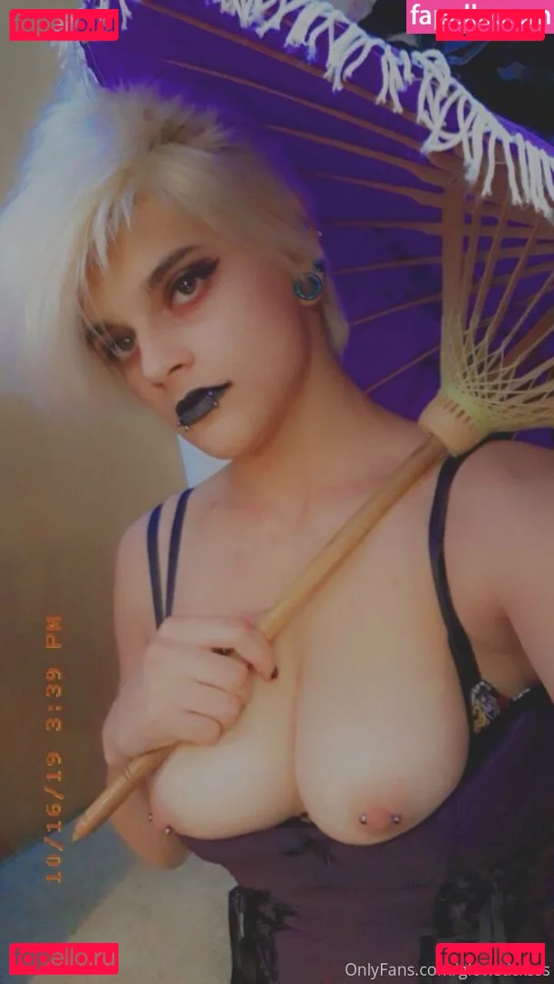 glowsticksss Onlyfans Photo Gallery 