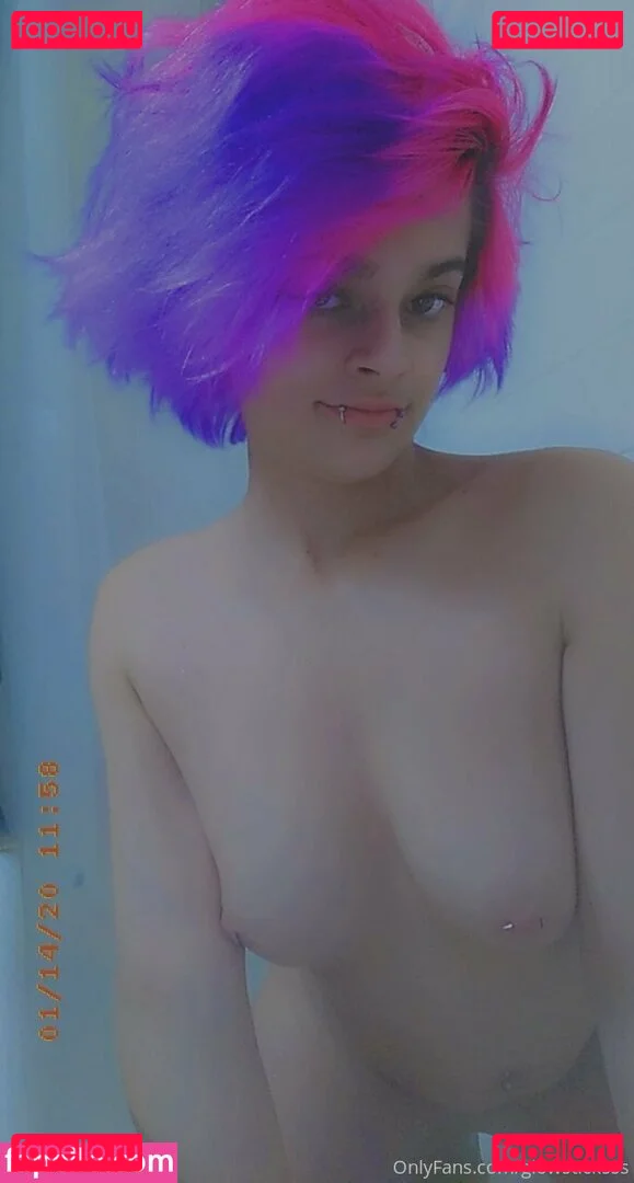 glowsticksss Onlyfans Photo Gallery 