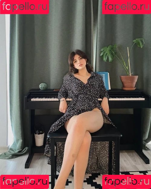 Buse Yılmaz Onlyfans Photo Gallery 