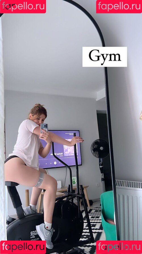 Buse Yılmaz Onlyfans Photo Gallery 