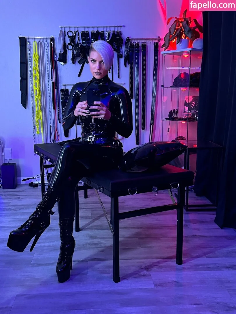 matrix.dominatrix Onlyfans Photo Gallery 