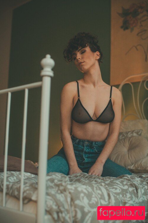 curlywiktoria Onlyfans Photo Gallery 