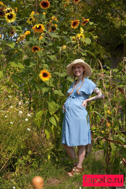 Caring Erin Onlyfans Photo Gallery 