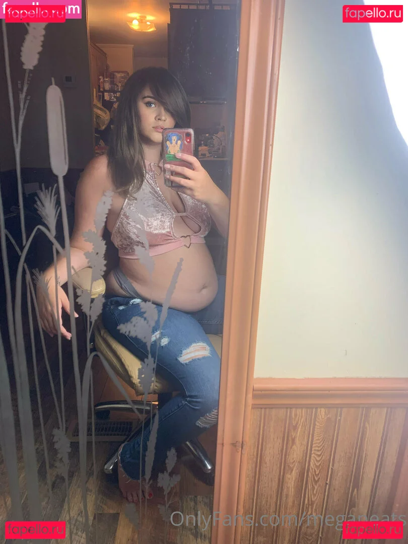 meganeats Onlyfans Photo Gallery 