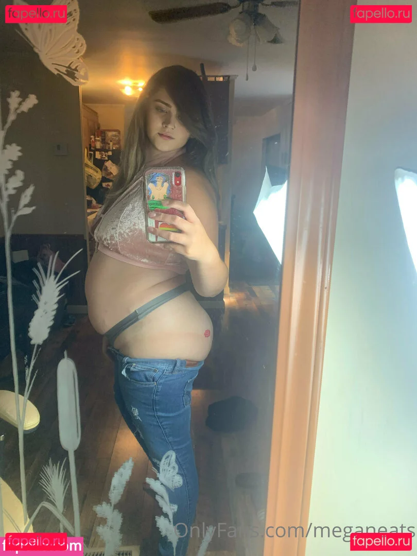 meganeats Onlyfans Photo Gallery 