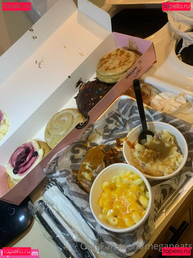 meganeats Onlyfans Photo Gallery 