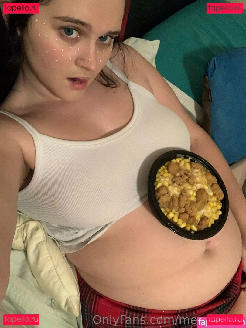 meganeats Onlyfans Photo Gallery 