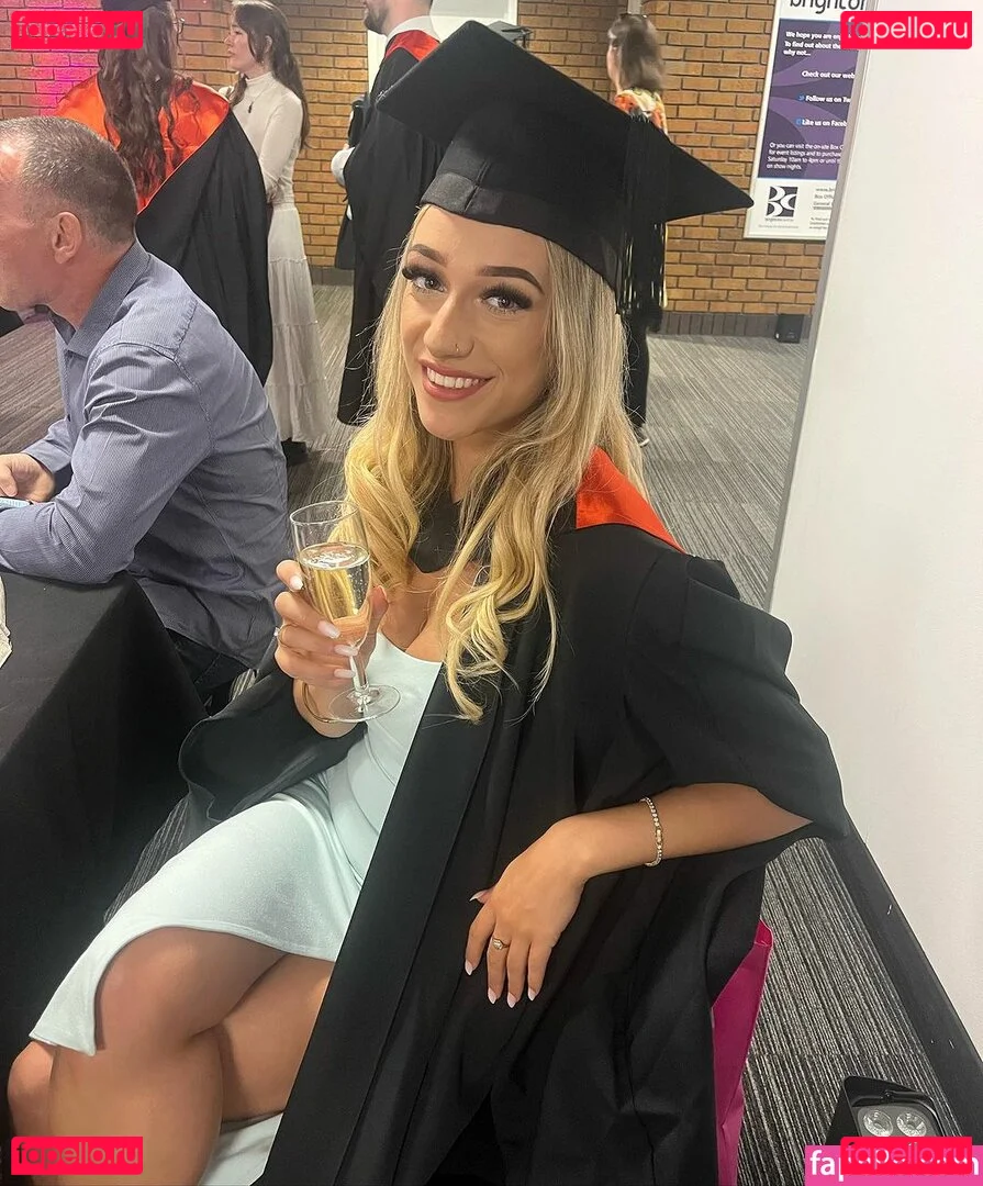 Grace Baker Onlyfans Photo Gallery 